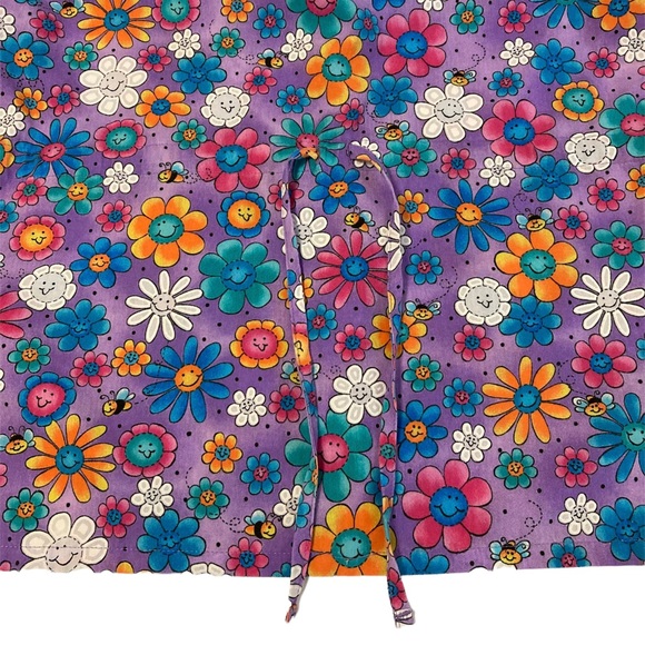 SB Smiley Floral Bees Small Purple Snap Nurse Medical Uniform Scrubs Top - Picture 3 of 11